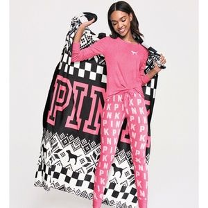 Cozy Victoria Secret Blanket NEW!!